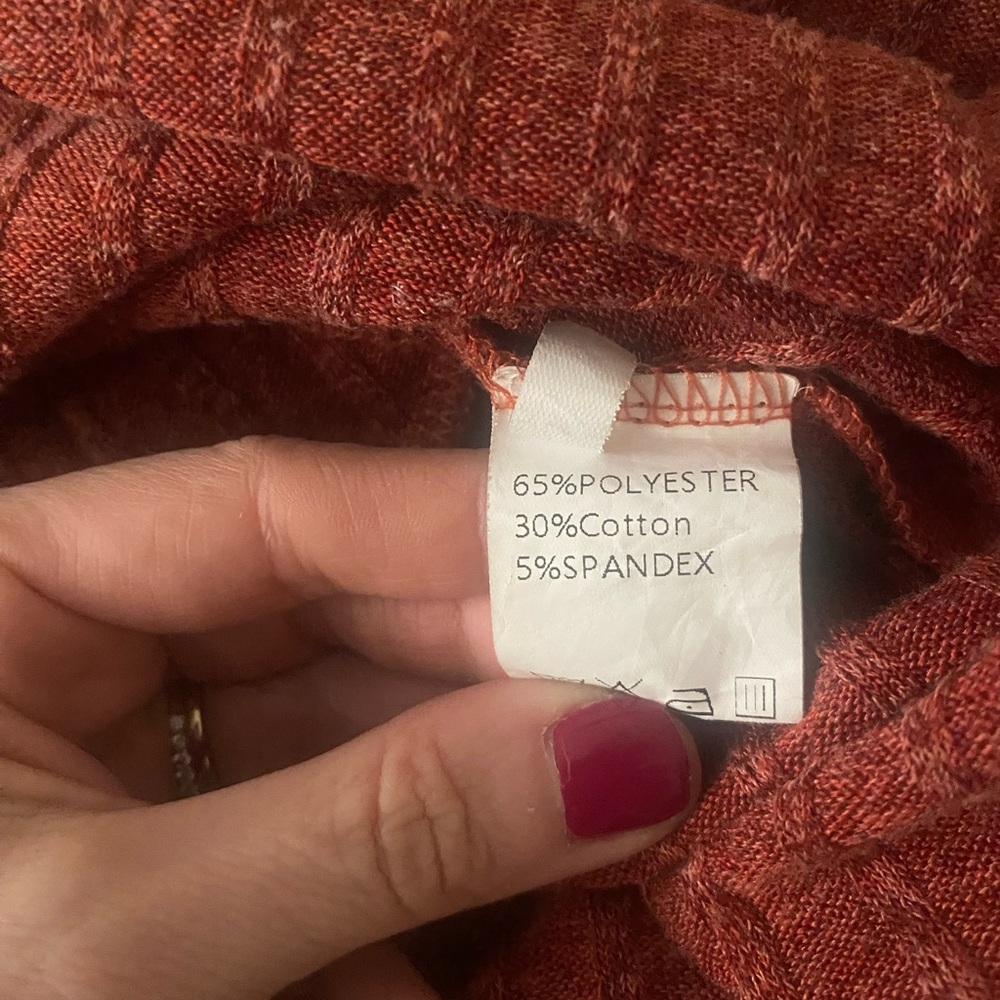 Elegant Rust Ribbed Knit Dress - Picture 5 of 5